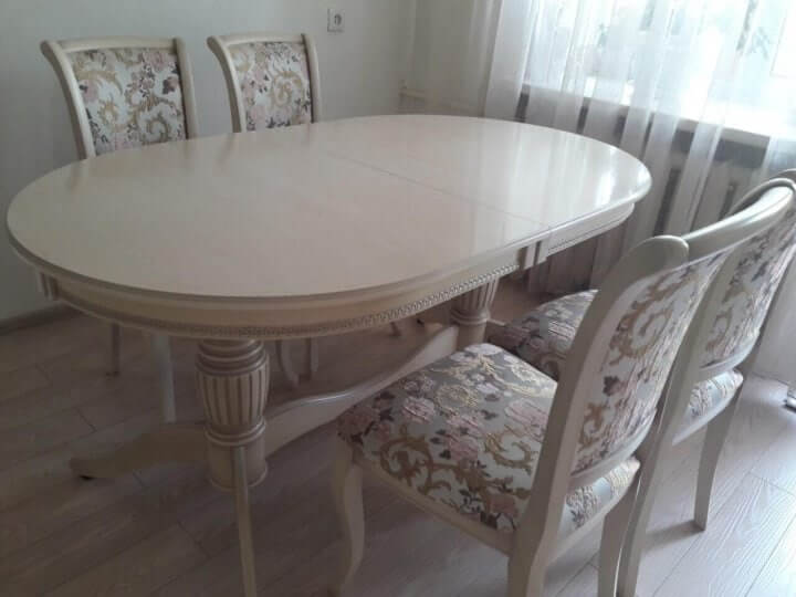 Обеденный стол с 4 стульями